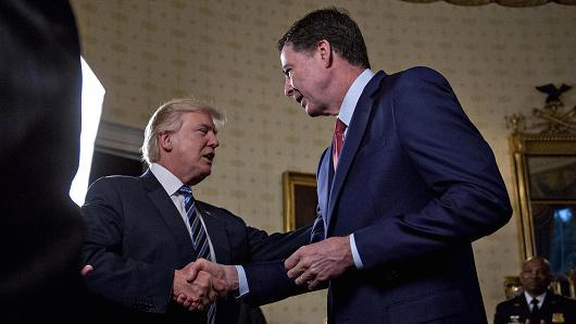 FBI no desmiente información sobre relaciones de Trump con Rusia